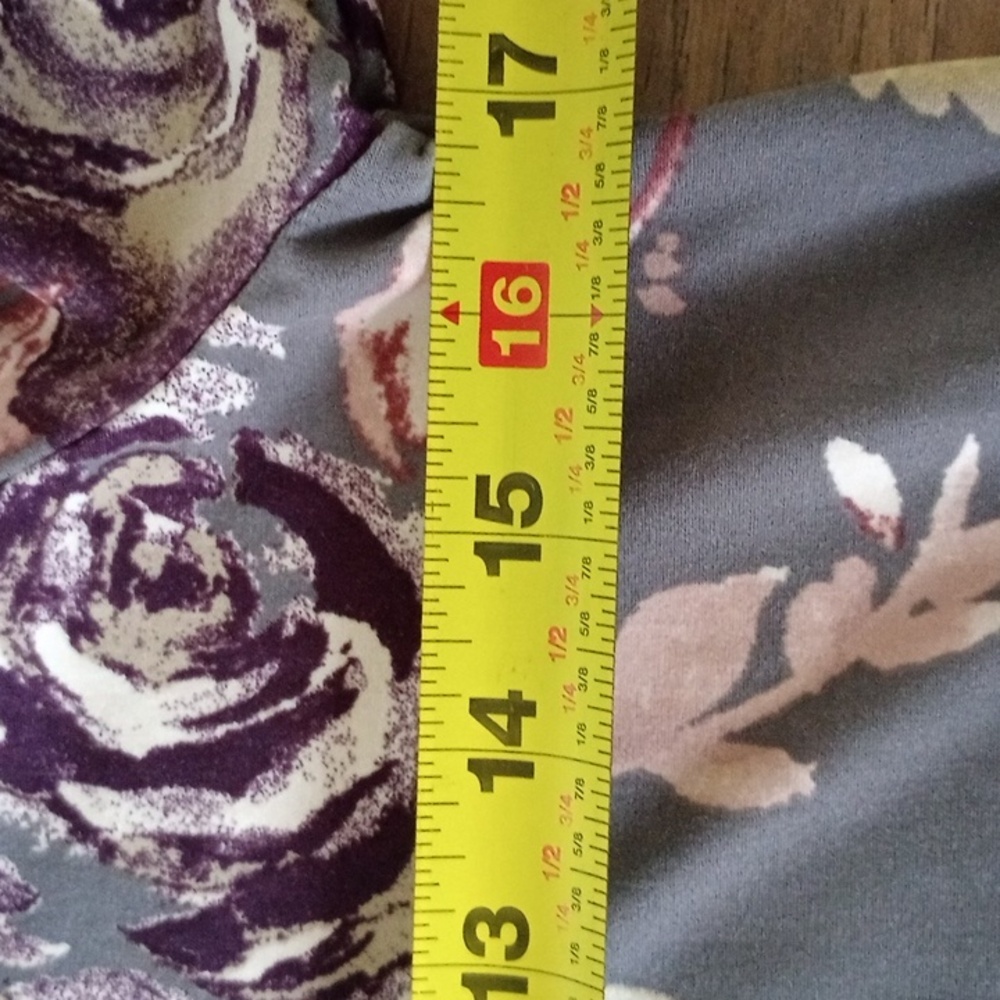 Everly‎ Floral Blouse in Gray and Purple - Picture 8 of 13